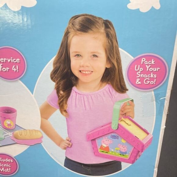 PEPPA PIG'S Let’s Have A Picnic Set 15 Pieces Basket Service For 4 Toy (#8835) - Picture 6 of 9